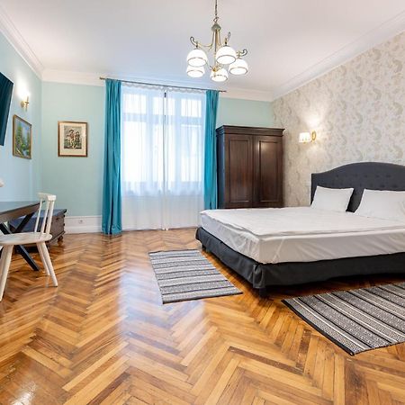 Old City Apartment Oradea Bagian luar foto
