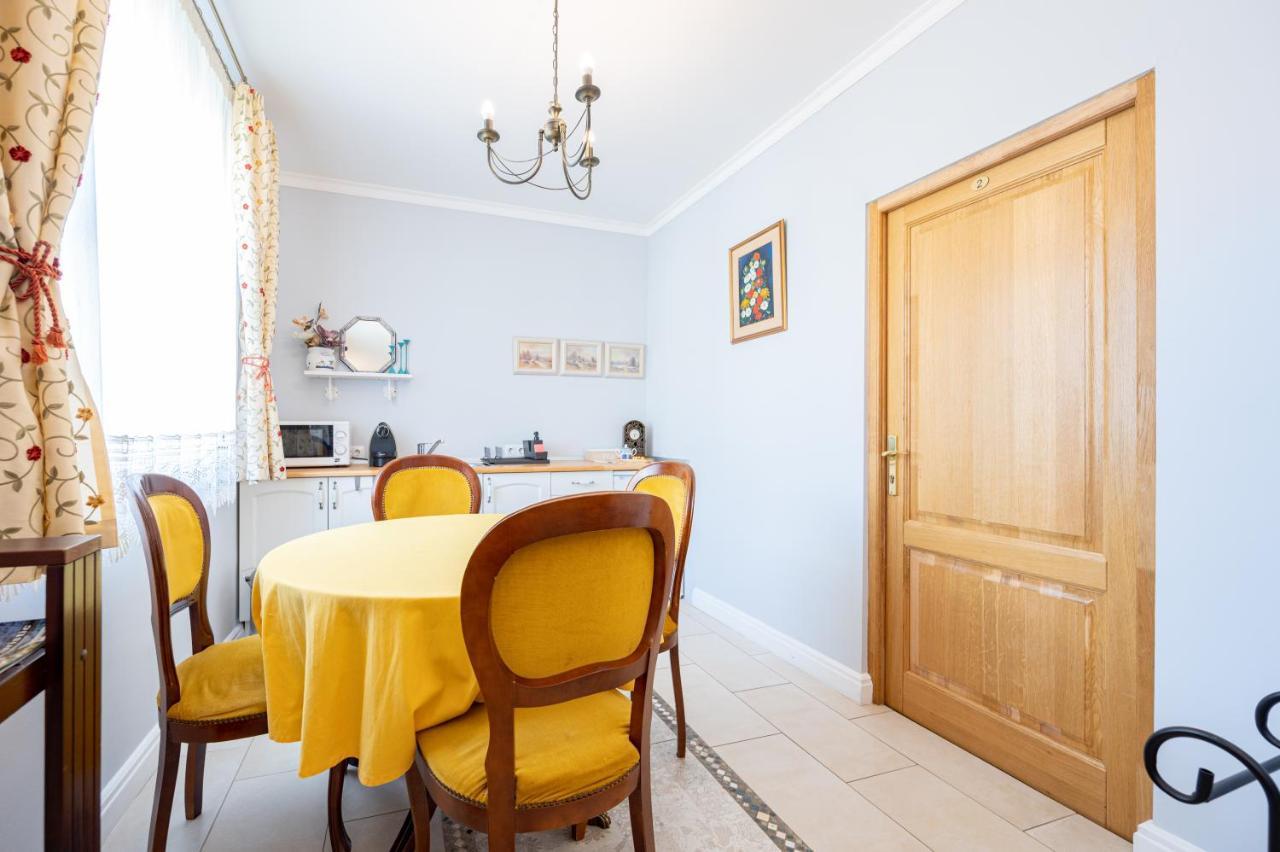 Old City Apartment Oradea Bagian luar foto